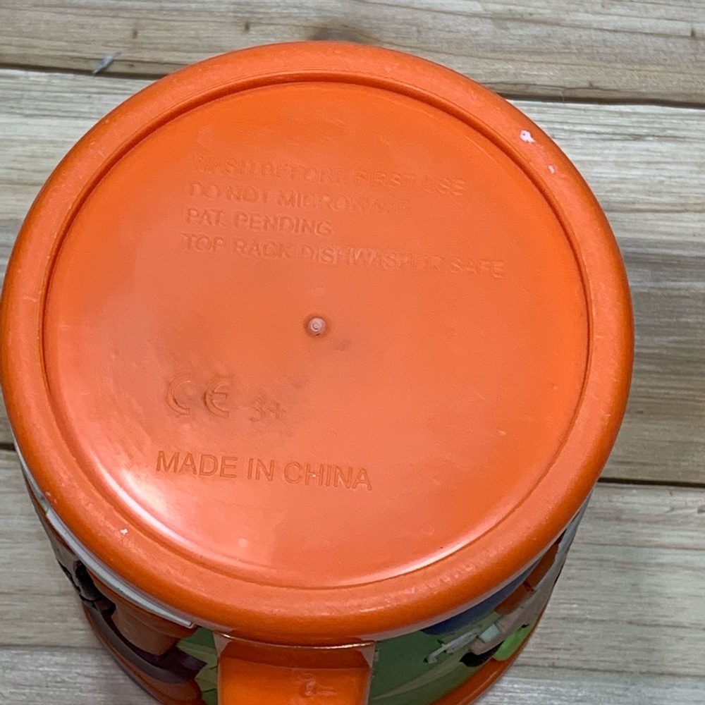 Disney Goofy plastic cup 6 oz - Picture 6 of 6